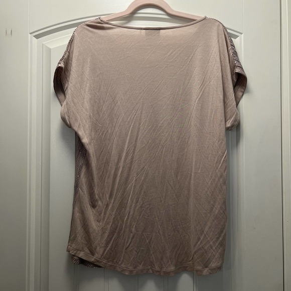 Crosby Women's Crewneck‎ Floral Short Cap Sleeve Sequin Shirt Size XL Pink Beige - Picture 3 of 3